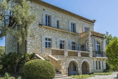Recuperan pinturas robadas de Renoir en Francia